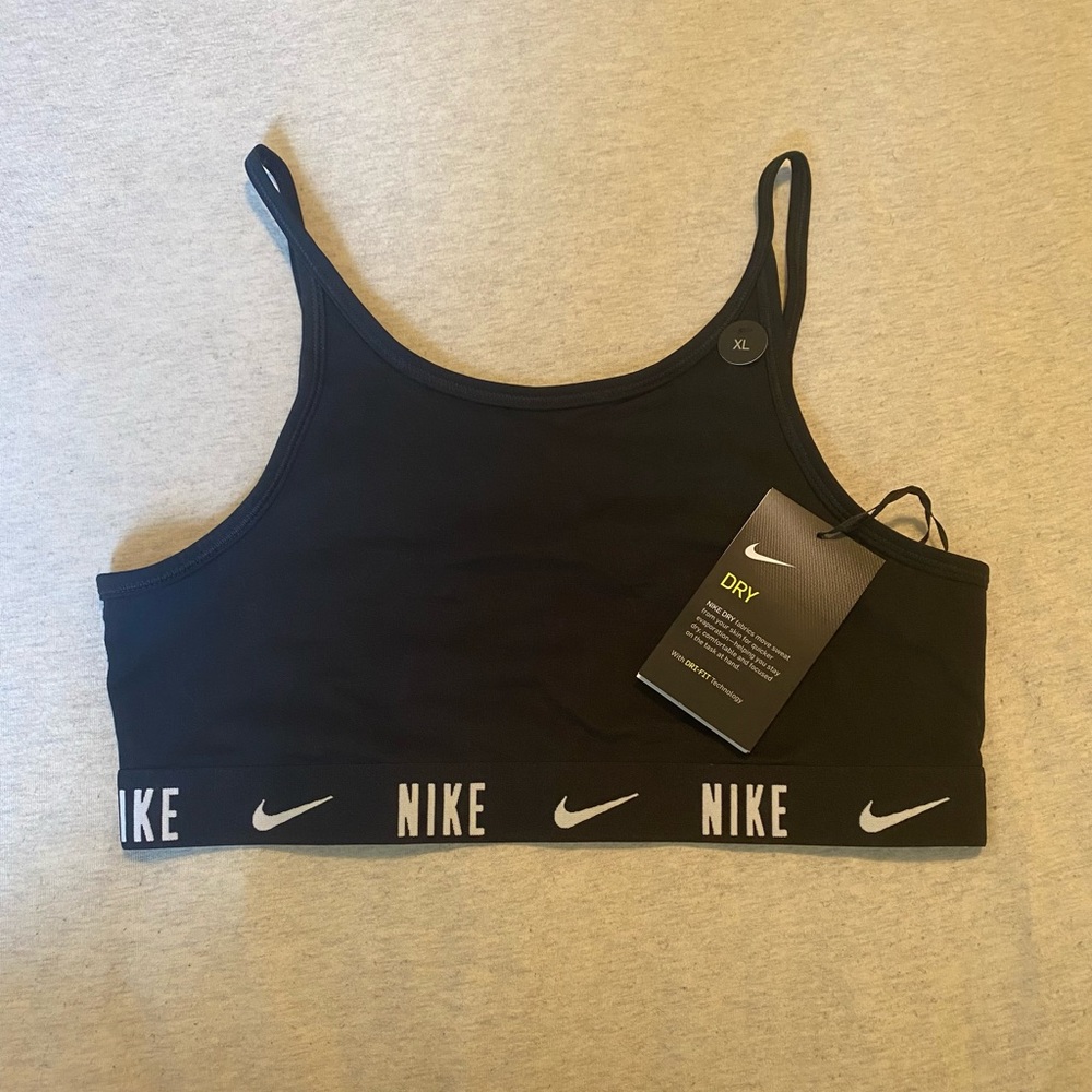 Girls black Nike dri-fit sports bra, light support, XL